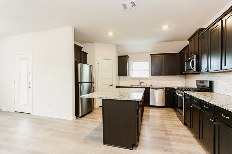 2,440/Mo, 226 Headwater Dr Rockwall, TX 75087 Kitchen View 2