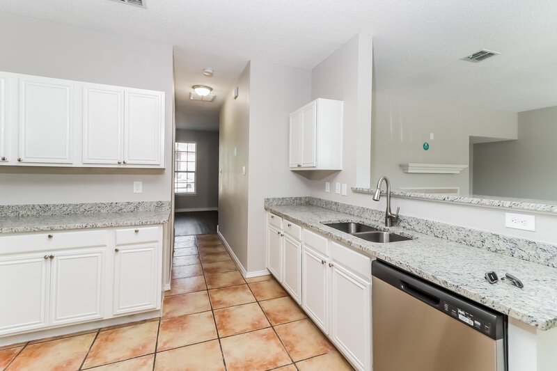 3,125/Mo, 10617 Elk Hollow Dr Fort Worth, TX 76140 Kitchen View 2