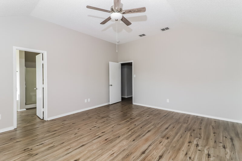 3,125/Mo, 10617 Elk Hollow Dr Fort Worth, TX 76140 Main Bedroom View 2
