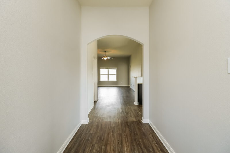 2,300/Mo, 1400 Conley Ln Crowley, TX 76036 Hallway View