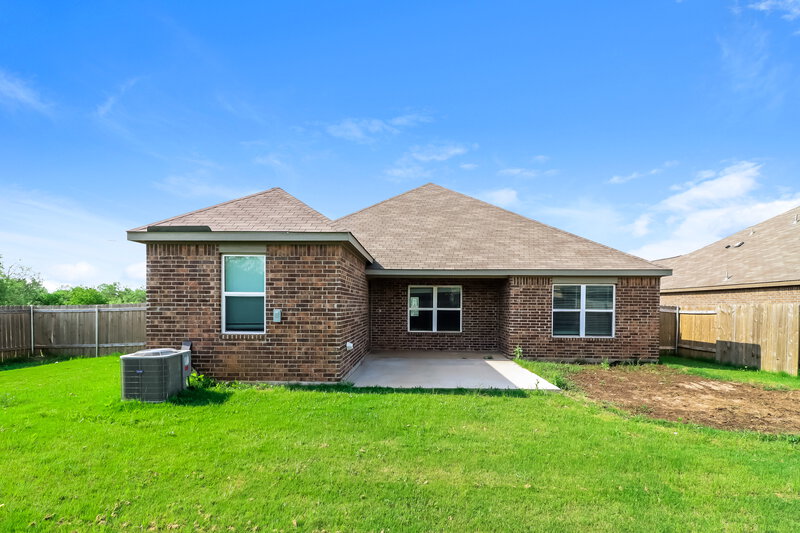 2,300/Mo, 1400 Conley Ln Crowley, TX 76036 Rear View
