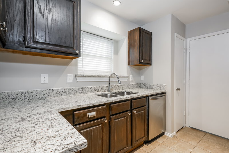 2,005/Mo, 104 Suttonwood Dr Fort Worth, TX 76108 Kitchen View
