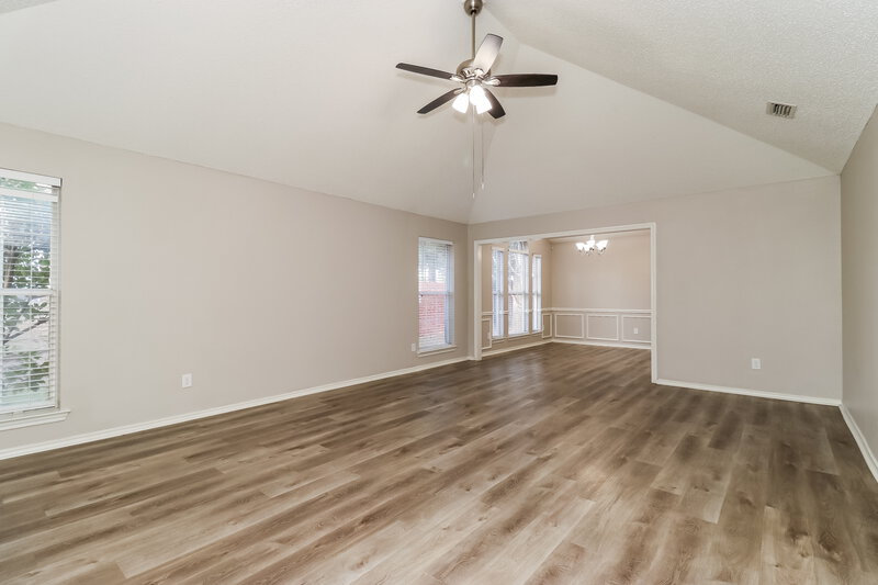 2,295/Mo, 8707 Woodfell Ct Dallas, TX 75249 Living Room View 2