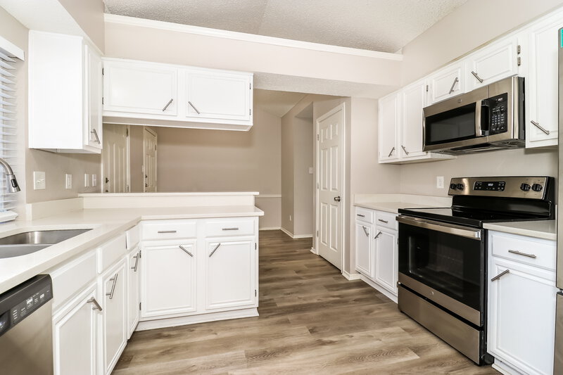 2,295/Mo, 8707 Woodfell Ct Dallas, TX 75249 Kitchen View 2