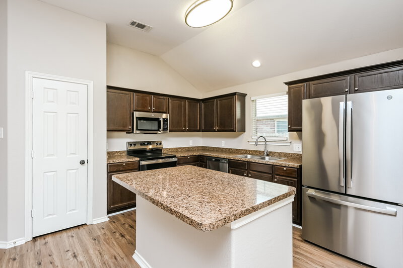 2,220/Mo, 1104 Monticello Dr Azle, TX 76020 Kitchen View