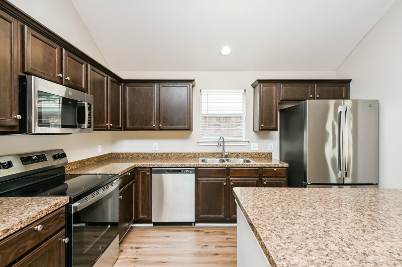 2,220/Mo, 1104 Monticello Dr Azle, TX 76020 Kitchen View 2