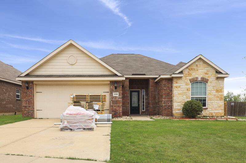 2,440/Mo, 4100 Tower Ln Crowley, TX 76036 External View