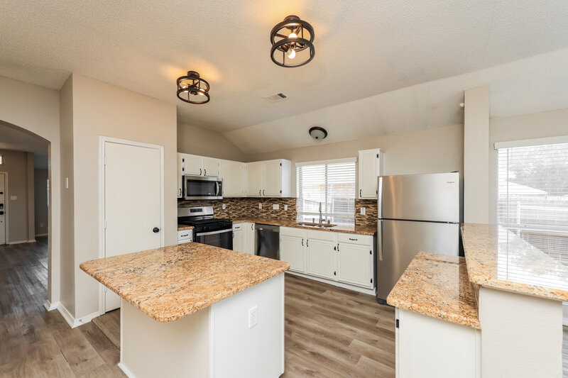 2,520/Mo, 4218 Baccarat Dr Garland, TX 75043 Kitchen View
