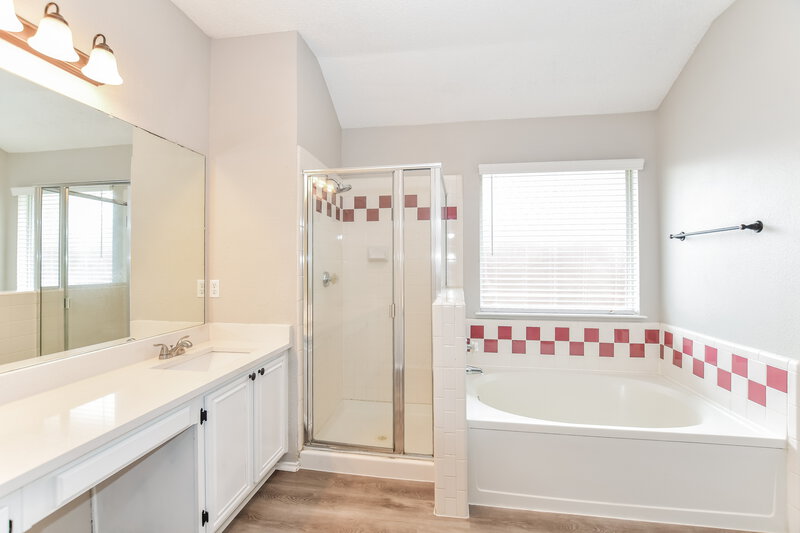 3,760/Mo, 4218 Baccarat Dr Garland, TX 75043 Main Bathroom View