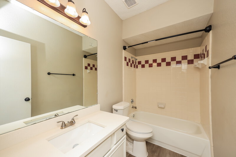 2,520/Mo, 4218 Baccarat Dr Garland, TX 75043 Bathroom View