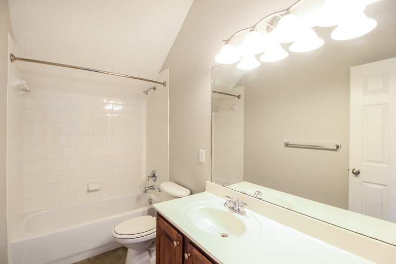2,460/Mo, 15408 Yarberry Dr Roanoke, TX 76262 Bathroom View