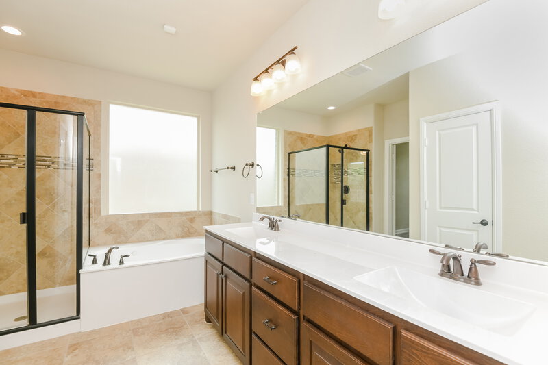 2,535/Mo, 15984 Hayes Ridge Dr Fort Worth, TX 76177 Main Bathroom View
