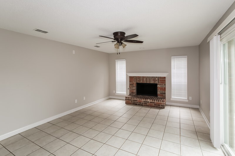 2,460/Mo, 5100 Hot Springs Trl Fort Worth, TX 76137 Living Room View