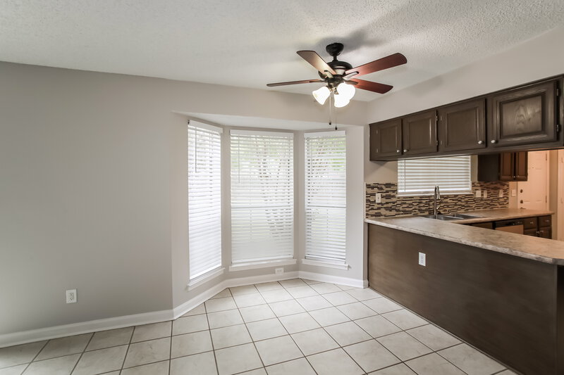 2,460/Mo, 5100 Hot Springs Trl Fort Worth, TX 76137 Breakfast Nook View