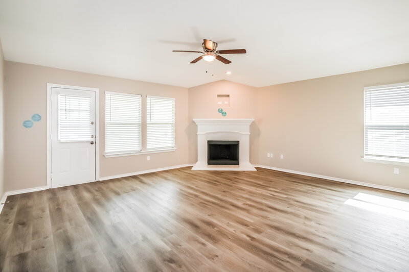 3,190/Mo, 3112 Hornbeam St Argyle, TX 76226 Living Room View