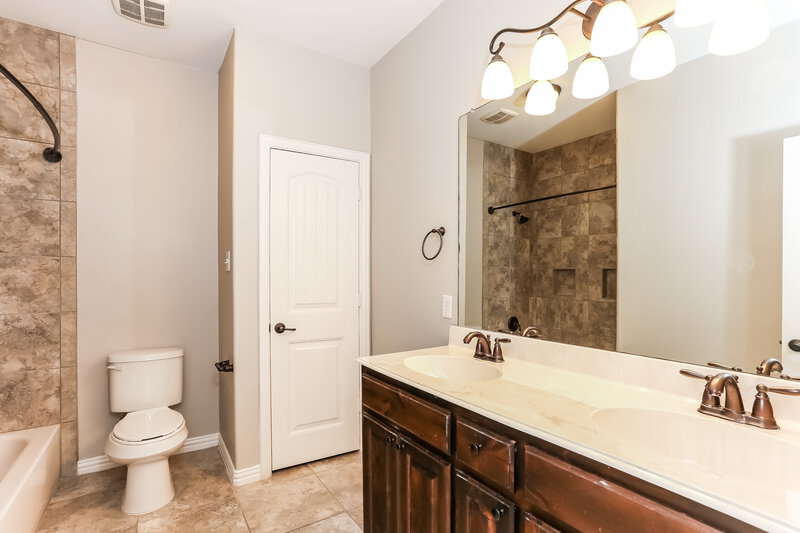 3,165/Mo, 3937 Hollow Lake Rd Roanoke, TX 76262 Bathroom View