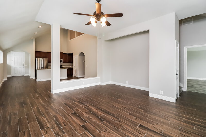 2,490/Mo, 424 Shirley Dr Alvarado, TX 76009 Living Room View