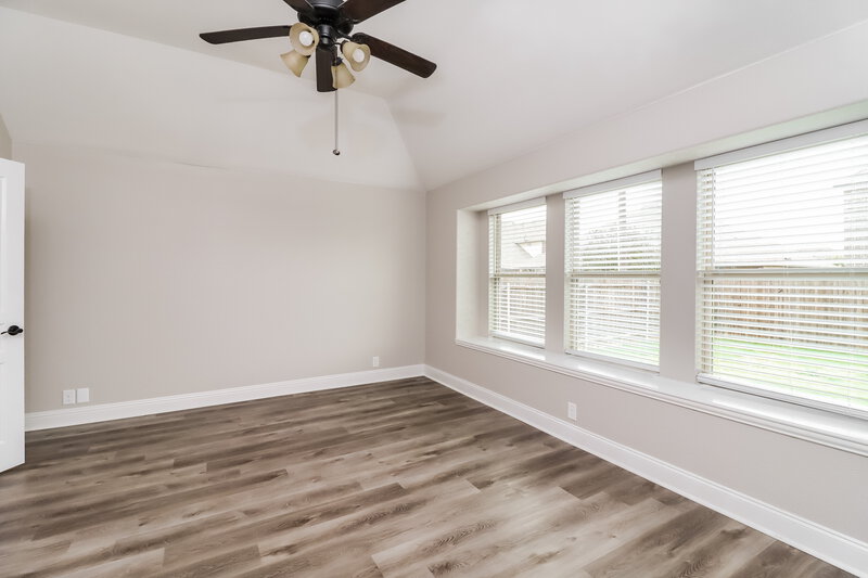 2,490/Mo, 424 Shirley Dr Alvarado, TX 76009 Main Bedroom View