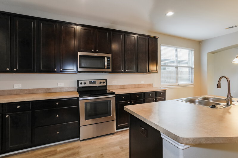 4,290/Mo, 4537 Fern Valley Dr Fort Worth, TX 76244 Kitchen View 2