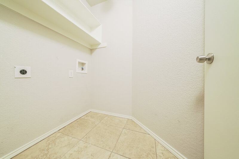 2,165/Mo, 1005 Fort Apache Dr Haslet, TX 76052 Laundry Room View