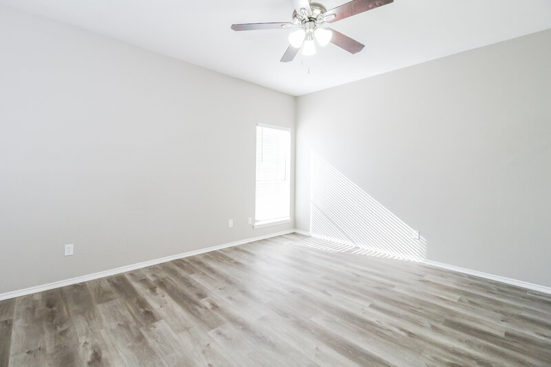 2,165/Mo, 6321 Longmont Trl Fort Worth, TX 76179 Main Bedroom View