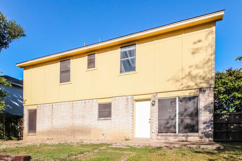 2,165/Mo, 6321 Longmont Trl Fort Worth, TX 76179 Rear View