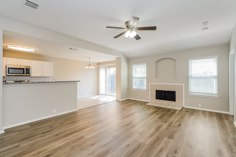 2,000/Mo, 3313 Teasbend Ct Denton, TX 76210 Living Room View