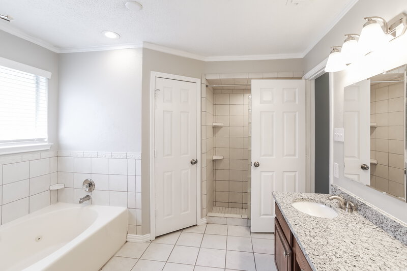 2,145/Mo, 3616 Crosswicks Ct Fort Worth, TX 76137 Main Bathroom View