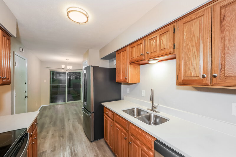 1,745/Mo, 1301 Southridge Dr Lancaster, TX 75146 Kitchen View 2