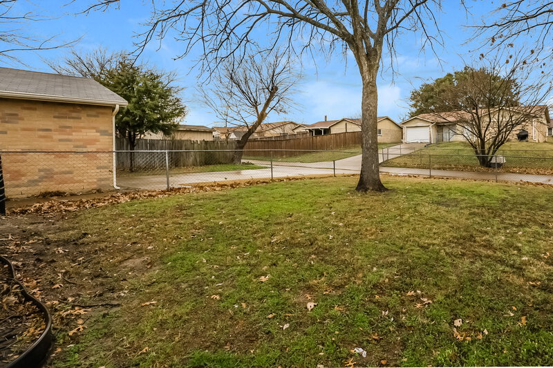 1,745/Mo, 1301 Southridge Dr Lancaster, TX 75146 Exterior View