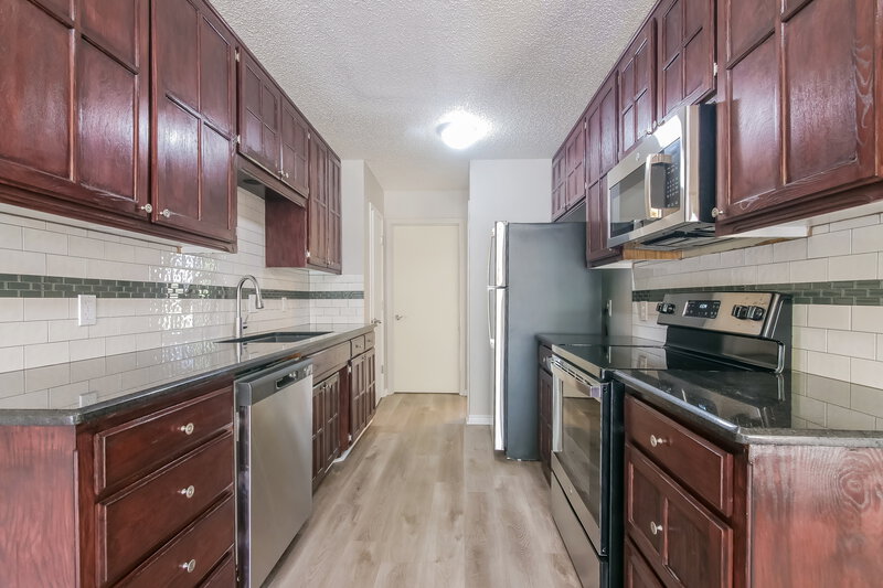 2,355/Mo, 3516 Jasmine Trl Arlington, TX 76017 Kitchen View