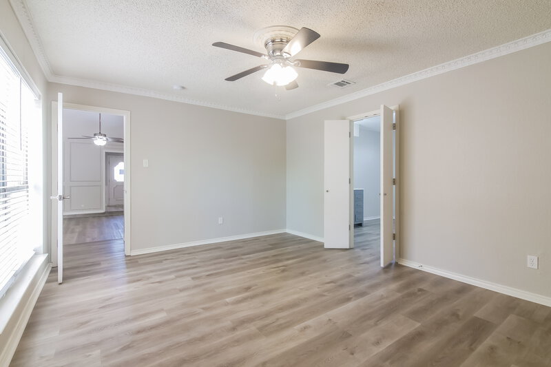 2,355/Mo, 3516 Jasmine Trl Arlington, TX 76017 Main Bedroom View