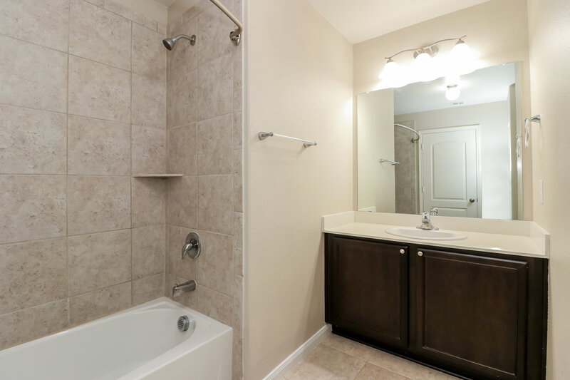 2,240/Mo, 6321 Verdon Gorge Dr Fort Worth, TX 76179 Bathroom View