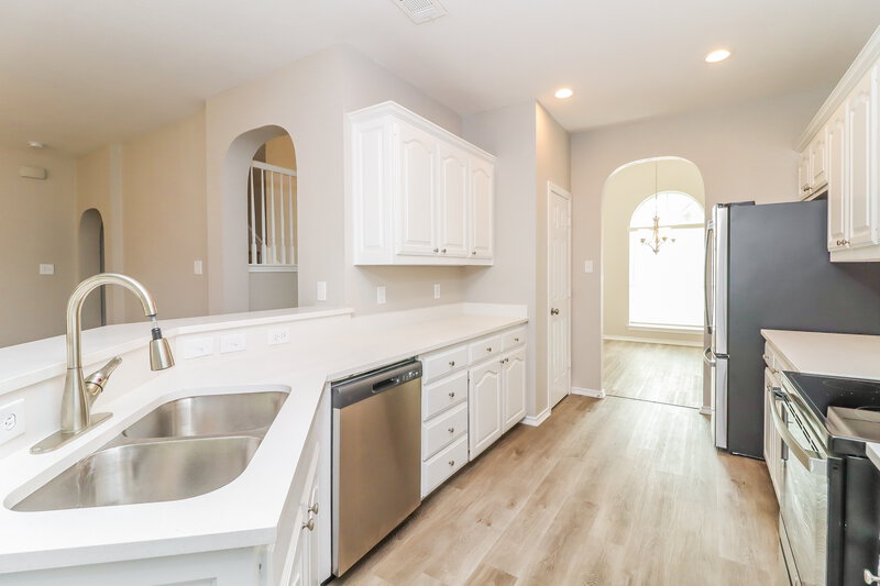 2,275/Mo, 6129 Farrah Dr Fort Worth, TX 76131 Kitchen View