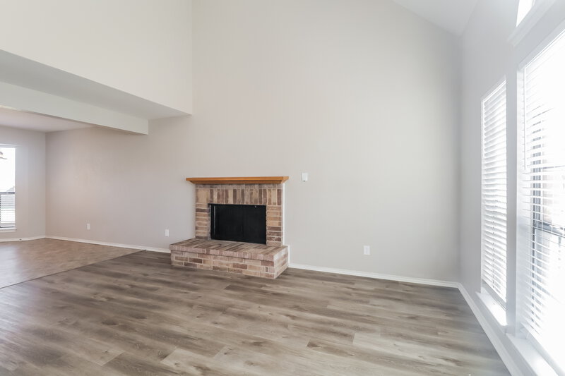2,220/Mo, 510 Whitney St Cedar Hill, TX 75104 Living Room View