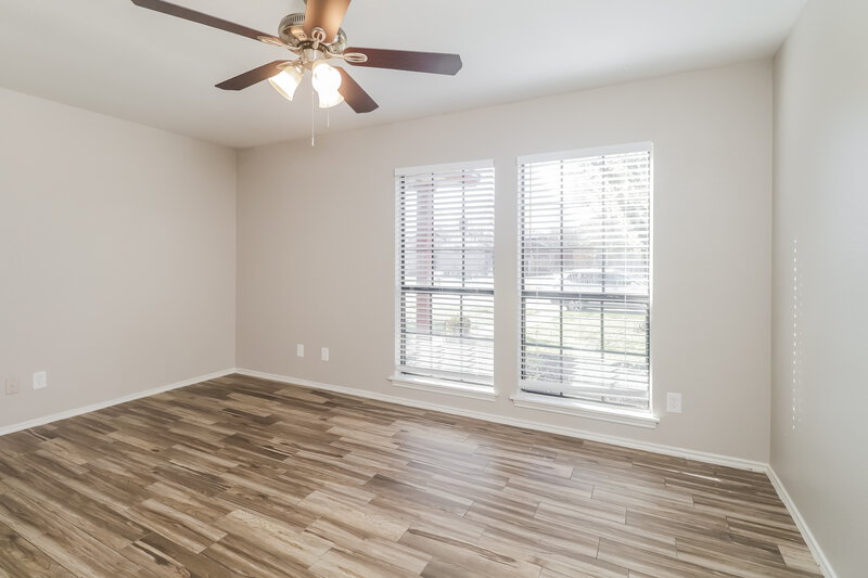 2,220/Mo, 510 Whitney St Cedar Hill, TX 75104 Bedroom View