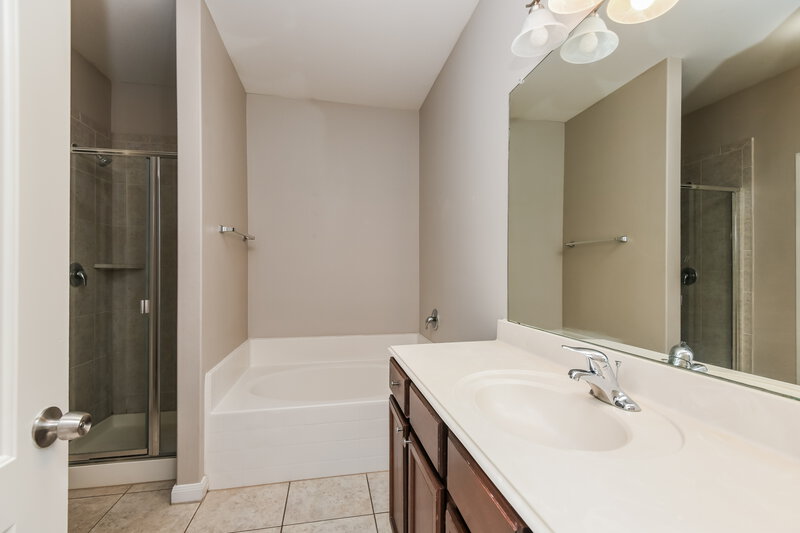 2,085/Mo, 6244 White Jade Dr Fort Worth, TX 76179 Main Bathroom View