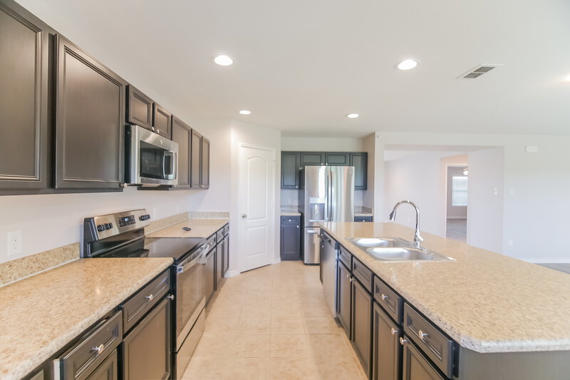 2,515/Mo, 1020 Callalily Dr Desoto, TX 75115 Kitchen View 2