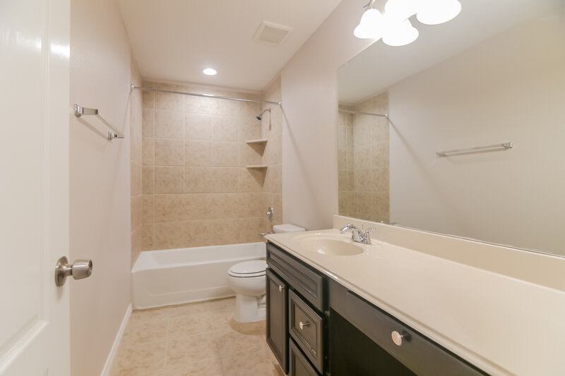 2,515/Mo, 1020 Callalily Dr Desoto, TX 75115 Bathroom View