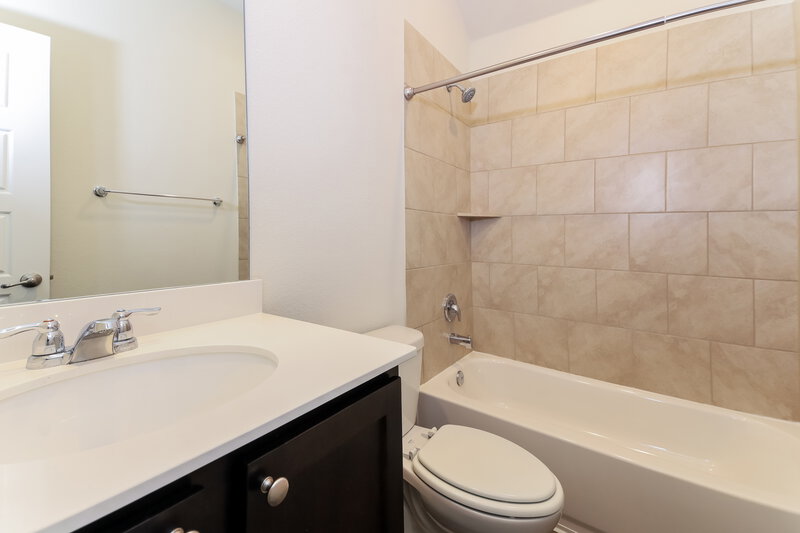 2,245/Mo, 341 Everglade Lndg Royse City, TX 75189 Bathroom View