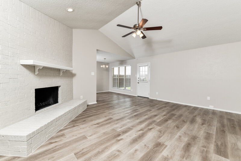 1,955/Mo, 1225 N Knowles Dr Saginaw, TX 76179 Living Room View 2
