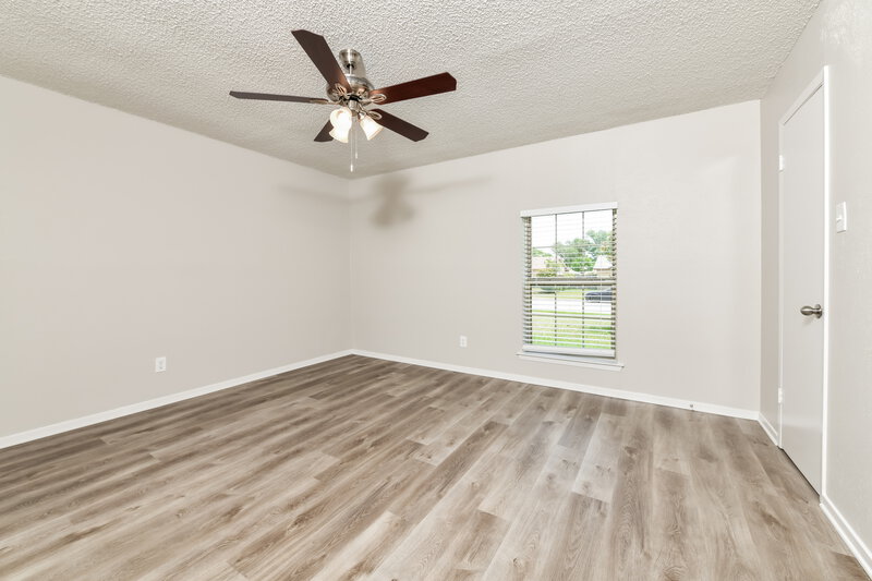 1,955/Mo, 1225 N Knowles Dr Saginaw, TX 76179 Main Bedroom View 2