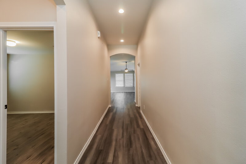 1,975/Mo, 424 Bishopgate Ct Crowley, TX 76036 Foyer View