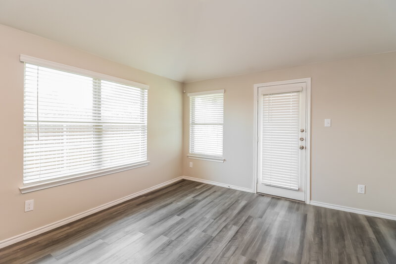 1,975/Mo, 424 Bishopgate Ct Crowley, TX 76036 Dining Room View