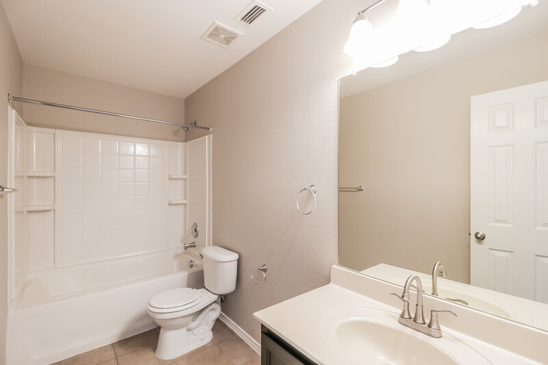 2,760/Mo, 1849 Trego Dr Justin, TX 76247 Bathroom View