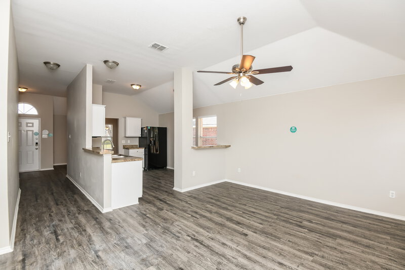 2,145/Mo, 6836 Bluff View Dr Watauga, TX 76137 Living Room View 2