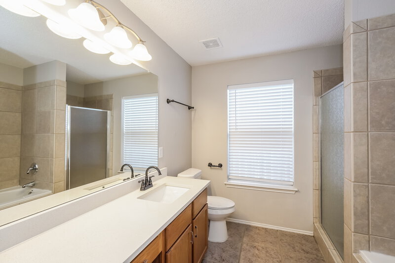 2,070/Mo, 13329 Dove Ranch Rd Roanoke, TX 76262 Main Bathroom View