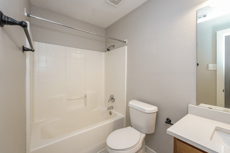 2,070/Mo, 13329 Dove Ranch Rd Roanoke, TX 76262 Bathroom View