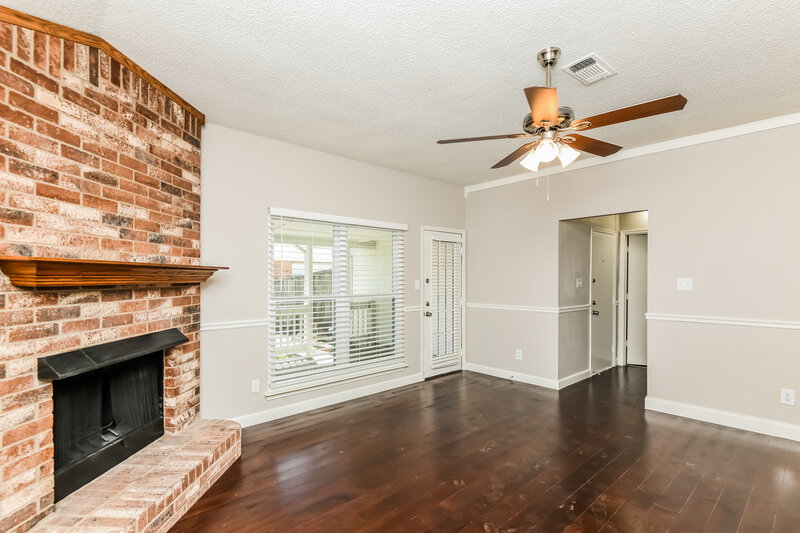 2,245/Mo, 216 Rosewood Ln Cedar Hill, TX 75104 Living Room View