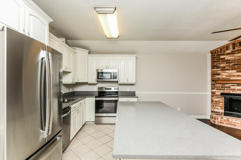 2,245/Mo, 216 Rosewood Ln Cedar Hill, TX 75104 Kitchen View